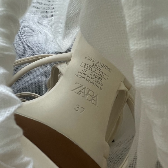 HIGH HEELED STRAP SANDALS - Picture 5 of 6